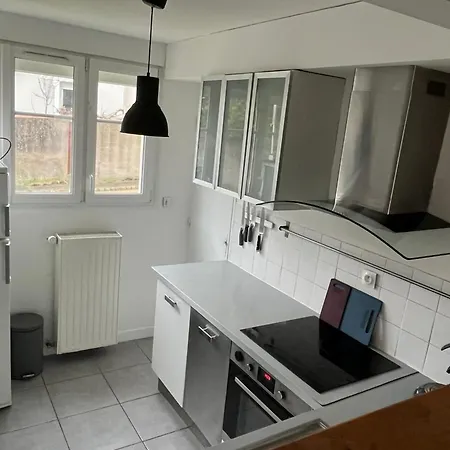 Charming Cozy Nest In *